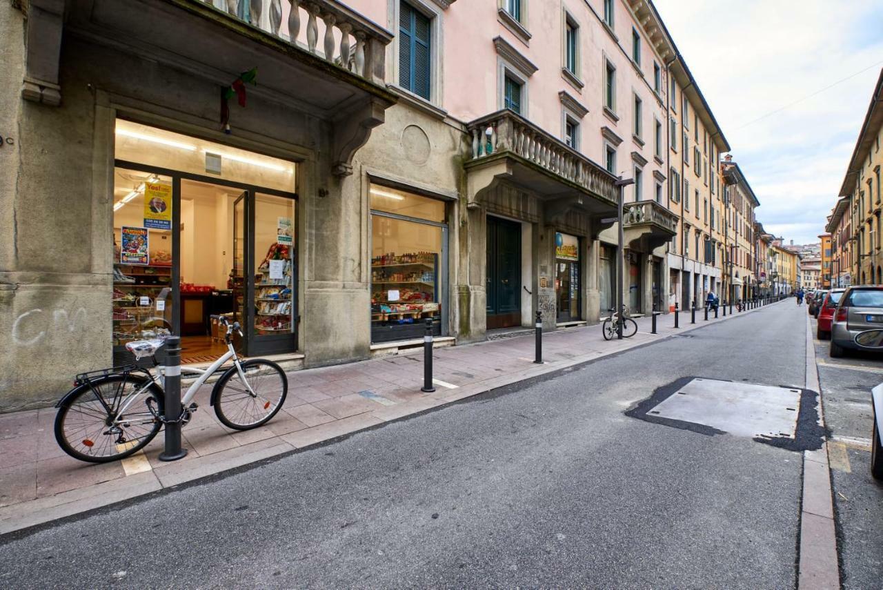 Casa Vacanza Del Barone Via San Bernardino 19 Hotel Bergamo Exterior photo